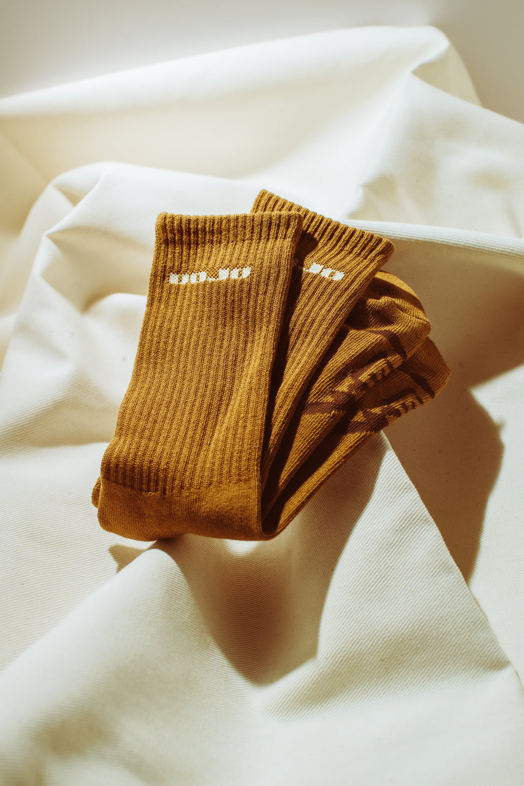 DOJO DJS2 TSUCHI Soil Clay quiet luxury socks side profile view